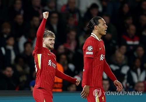 PSG가 6일(한국시간) 프랑스 파리에 있는 파르크 데 프랭스에서 열린 리버풀과의 2024-2025시즌 유럽축구연맹(UEFA) 챔피언스리그 16강 1차전에서 극적인 하비 엘리엇의 골에 0-1로 패했다.&nbsp;연합뉴스