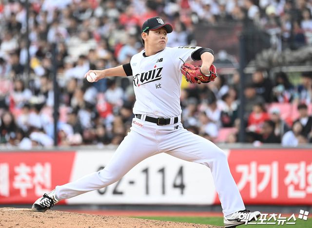 KT 위즈 소형준이 지난해 정규시즌 경기에 구원 등판해 투구하고 있다. 엑스포츠뉴스 DB