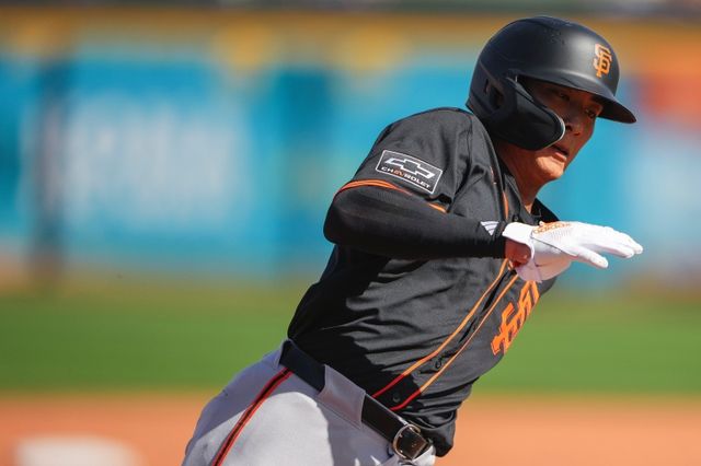 이정후는 5일(이하 한국시간) 미국 애리조나주 피오리아 스타디움에서 열린 2025 미국프로야구 메이저리그(MLB) 샌디에이고 파드리스와의 시범경기에 3번타자 겸 중견수로 선발 출전해 2타수 1안타를 기록했다. 이정후의 시범경기 타율은 0.400에서 0.412로 상승했다. AP연합뉴스