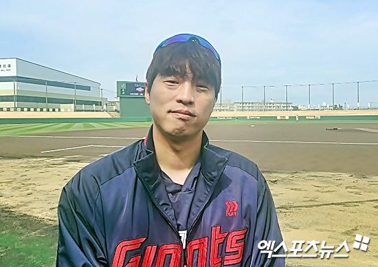 롯데 자이언츠 투수 구승민이 미야자키 스프링캠프에서 인터뷰에 응하고 있다. 미야자키, 김근한 기자
