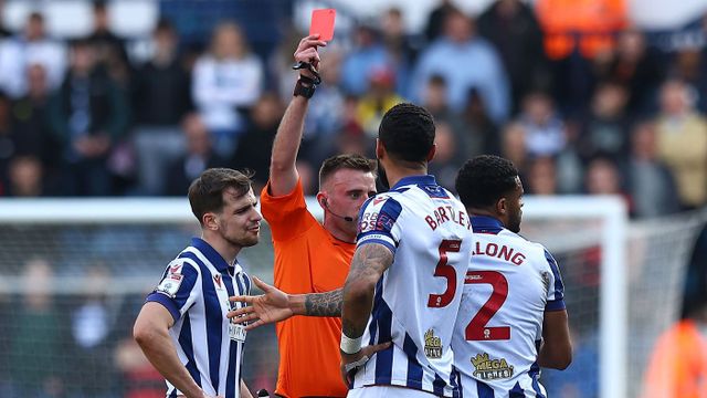 QPR이 9일(한국시간) 공식 홈페이지를 통해 웨스트브롬위치 알비온(WBA) 원정에 선수를 향한 인종차별이 있었다고 알렸다.&nbsp;경기에서는 QPR이 수적 우위에도 불구하고 0-1로 패해 플레이오프 권과 크게 벌어졌다. QPR