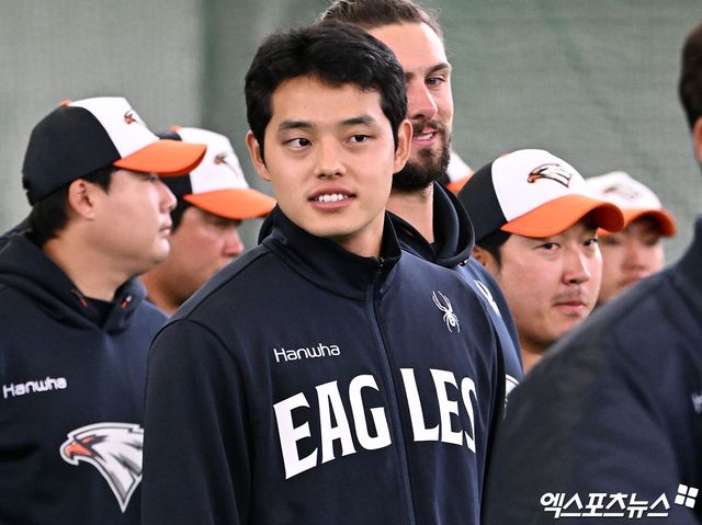 한화 이글스 투수 문동주가 4월 중순 전 1군 선발 로테이션으로 돌아올 전망이다. 그 사이 베테랑 우완 이상규가 빈자리를 채우고자 한다. 엑스포츠뉴스 DB