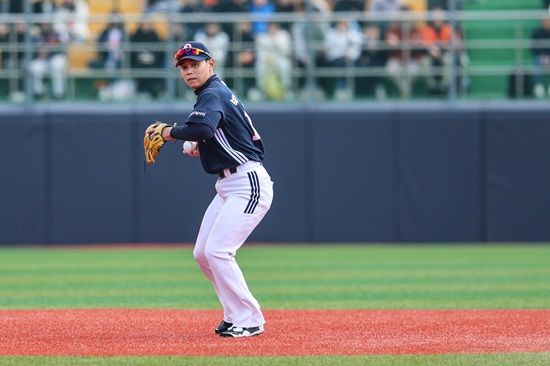 두산 베어스 내야수 박준영이 8일 청주 한화 이글스전에서 선발 출전해 멀티히트 활약상을 선보였다. 두산 베어스