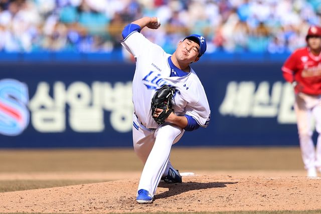 9일 오후 대구삼성라이온즈파크에서 열린 2025 신한 SOL Bank KBO리그 시범경기 SSG 랜더스와 삼성 라이온즈의 경기, 삼성 두 번째 투수 김대호가 공을 힘차게 던지고 있다. 삼성 라이온즈