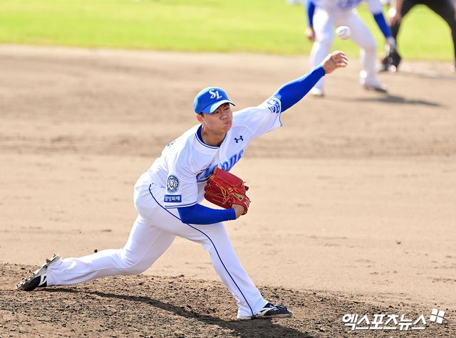 2일 오후 일본 오키나와 온나손 아카마 구장에서 열린 KIA 타이거즈와 삼성 라이온즈의 연습경기, 7회초 삼성 배찬승이 공을 힘차게 던지고 있다. 엑스포츠뉴스 DB