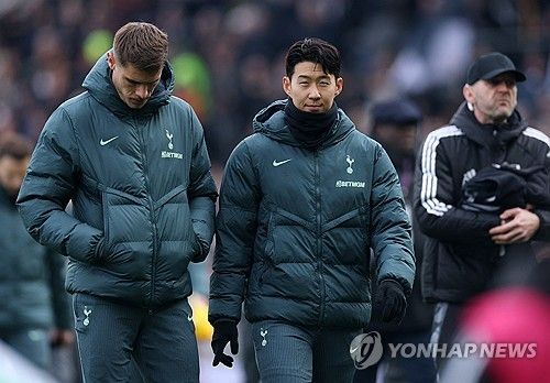 영국 스카이스포츠가 1일(한국시간) 울버햄튼 공격수 쿠냐가 사회관계망서비스(SNS)에 최근 자신이 발언한 인터뷰 내용에 오해가 있었다면서 구단을 떠날 거라는 설명에 대해 입을 열었다.&nbsp;연합뉴스