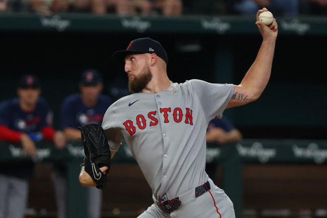 미국프로야구 메이저리그 보스턴 레드삭스 좌완투수 개럿 크로셰가 1일 소속팀 보스턴과 6년 총액 1억 7000만 달러 규모의 연장 계약에 합의했다. 크로셰는 올 시즌을 앞두고 시카고 화이트삭스에서 보스턴으로 트레이드됐으며, 지난달 28일 텍사스 레인저스를 상대로 시즌 첫 등판을 소화했다. AFP 연합뉴스