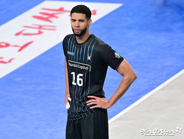 남자 프로배구 현대캐피탈의 에이스 레오가 1일 천안유관순체육관에서 열린 도드람 2024-2025 V리그 남자부 챔피언 결정전(5전 3승제) 대한항공과의 1차전에서 1세트 5득점으로 좋은 경기력을 보여줬다. 사진 엑스포츠뉴스 김한준 기자