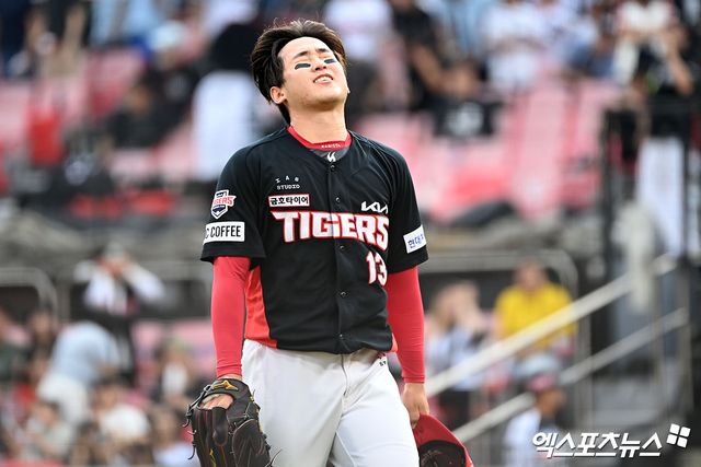 KIA 투수 윤영철은 10일 사직구장에서 열린 '2025 신한 SOL Bank KBO 리그' 롯데와 주중 3연전 마지막 경기에서 선발 등판했다. 2회말 급격하게 무너져 1이닝 6실점 해 패전 투수가 됐다. 엑스포츠뉴스 DB