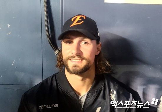 한화 이글스 외국인 투수 라이언 와이스가 지난 10일 잠실 두산전에 선발 등판해 7.2이닝 2실점 쾌투로 시즌 첫 승을 달성했다. 잠실, 김근한 기자