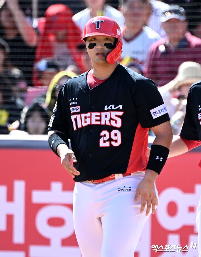 KIA 내야수 변우혁은 지난 8일 사직구장에서 열린 '2025 신한 SOL Bank KBO 리그' 롯데와 정규시즌 첫 번째 맞대결에서 6번타자 3루수로 선발 출전했다. 6회초 2타점 역전 적시타, 8회초 결승 적시타를 쳐 공격에 활력을 불어넣었다. 엑스포츠뉴스 DB