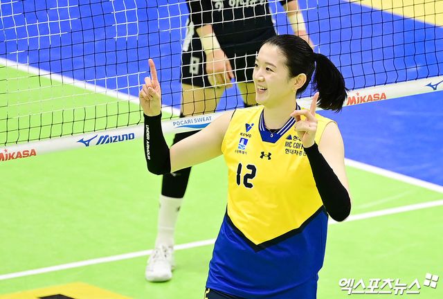 현대건설 미들블로커 이다현이 정규리그 경기에 출전해 세리머니하고 있다. 엑스포츠뉴스 DB