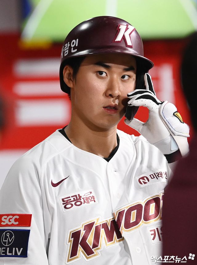 키움 히어로즈 외야수 장재영이 11일 대전 한화생명 볼파크에서 열린 2025 신한 SOL Bank KBO리그 한화 이글스와의 팀 간 1차전에서 1타점 적시타를 기록했다. 사진 엑스포츠뉴스 DB