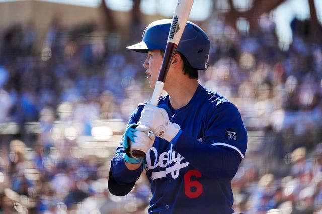 LA 다저스 산하 트리플A팀 오클라호마시티 코메츠 소속으로 뛰고 있는 김혜성이 11일 미국 텍사스주 댈러스에 위치한 델 다이아몬드 스타디움에서 열린 라운드락 익스프레스와의 원정경기에서 5타수 무안타 1득점을 기록했다. 김혜성의 트리플A 타율은 0.326에서 0.292로 하락했다. AP 연합뉴스