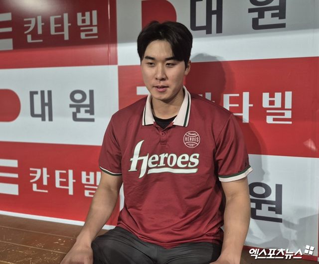 키움 히어로즈 외야수 장재영이 지난 10일 고척 LG 트윈스전에 앞서 국군체육부대(상무) 최종합격 소감과 각오를 밝히는 인터뷰를 진행했다. 사진 엑스포츠뉴스
