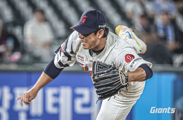 롯데 투수 김상수는 10일 사직구장에서 열린 '2025 신한 SOL Bank KBO 리그' KIA와 주중 3연전 마지막 경기에서 구원 등판했다. 1⅓이닝 무실점으로 상대 타선을 제압하며 팀 승리에 힘을 보탰다. 롯데 자이언츠