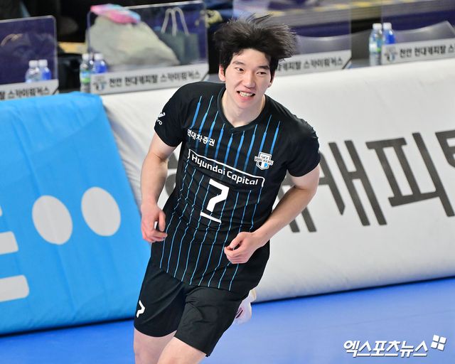 현대캐피탈 허수봉이 올해 정규리그 경기에서 득점 후 세리머니하고 있다. 엑스포츠뉴스 DB