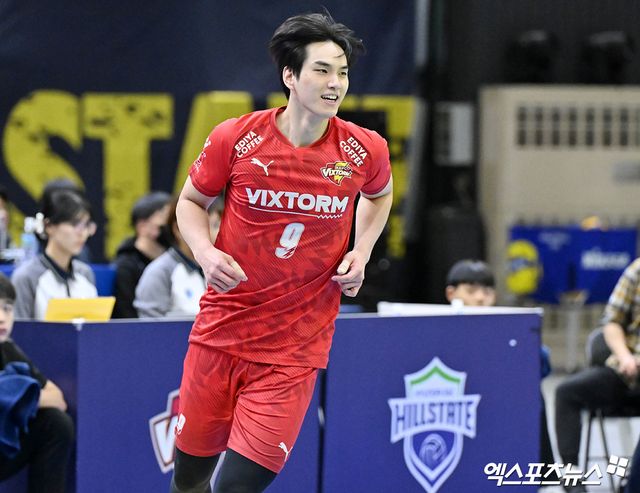 한국전력 임성진이 올해 정규리그 경기에서 득점 후 세리머니하고 있다. 엑스포츠뉴스 DB