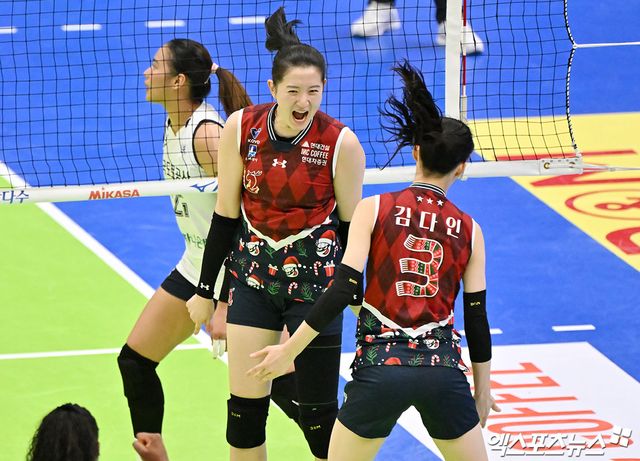 현대건설 미들블로커 이다현이 정규리그 경기에 출전해 세리머니하고 있다. 엑스포츠뉴스 DB