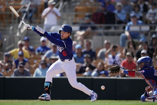 미국프로야구 메이저리그 LA 다저스 산하 트리플A팀 오클라호마시티 코메츠에서 뛰고 있는 김혜성이 12일 미국 텍사스주 댈러스에 위치한 델 다이아몬드 스타디움에서 열린 라운드락 익스프레스와의 원정경기에 1번타자 겸 중견수로 선발 출전해 5타수 1안타 1홈런 1타점을 기록했다. AP 연합뉴스