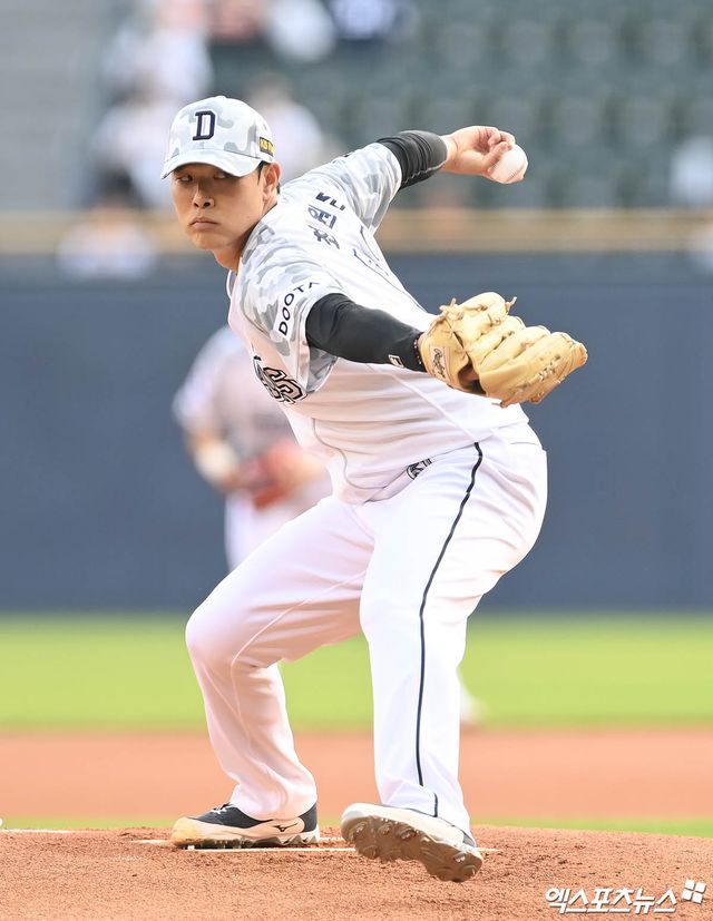 두산 베어스 최원준이 정규시즌 경기에 선발 등판해 투구하고 있다. 엑스포츠뉴스 DB