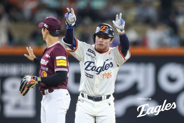 한화 이글스 문현빈이 허리 담증세로 13일 대전 한화생명 볼파크에서 열리는 2025 신한 SOL Bank KBO리그 키움 히어로즈와 팀 간 3차전 선발 라인업에서 제외됐다. 사진 한화 이글스