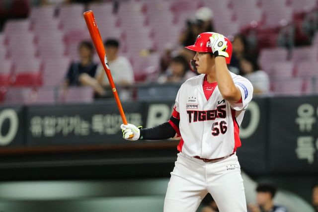 13일 오후 광주-KIA챔피언스필드에서 열리는 '2025 신한 SOL Bank KBO리그' SSG 랜더스와 KIA 타이거즈의 경기, 전날 1군 엔트리에 등록된 내야수 오선우가 2번 지명타자로 라인업에 이름을 올렸다. KIA 타이거즈