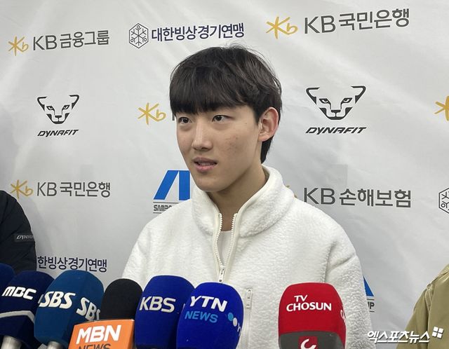 임종언이 13일 서울 양천구 목동아이스링크에서 2025-2026시즌 쇼트트랙 국가대표 2차 선발대회를 마친 뒤 인터뷰에 임하고 있다. 엑스포츠뉴스 목동, 최원영 기자