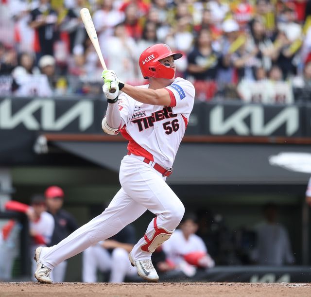 13일 오후 광주-KIA챔피언스필드에서 열리는 '2025 신한 SOL Bank KBO리그' SSG 랜더스와 KIA 타이거즈의 경기, 전날 1군 엔트리에 등록된 내야수 오선우가 2번 지명타자로 라인업에 이름을 올렸다. KIA 타이거즈