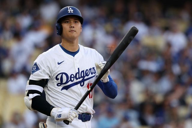 LA 다저스 오타니 쇼헤이가 13일 시카고 컵스와의 경기에서 타격을 준비하고 있다. REUTERS 연합뉴스