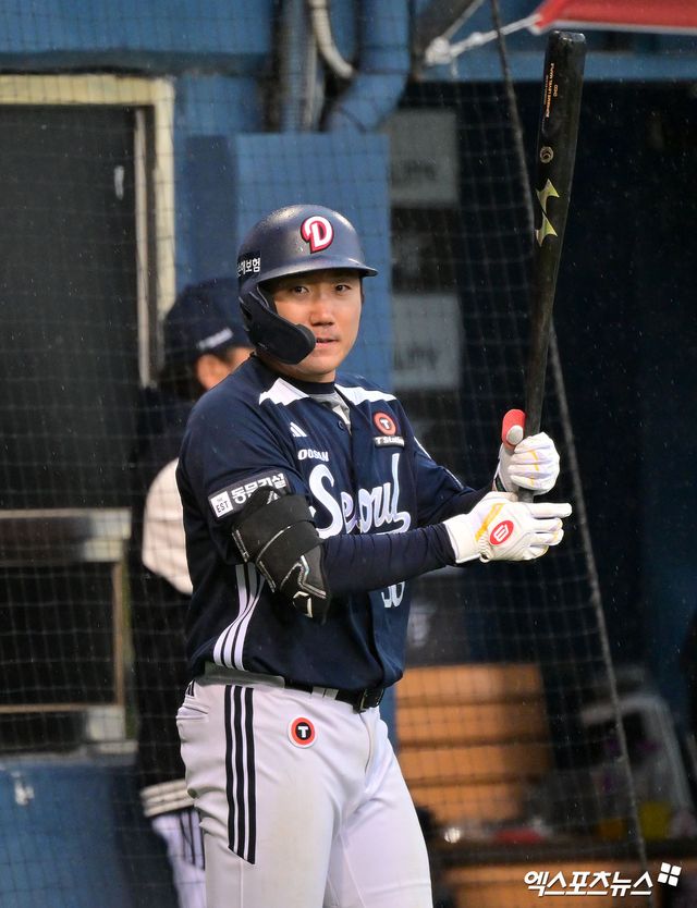두산 외야수 추재현은 지난 12일 잠실구장에서 열린 '2025 신한 SOL Bank KBO 리그' LG와 주말 시리즈 마지막 경기를 앞두고 1군에서 말소됐다. 지난 경기 다이빙 캐치를 하다 허리 통증을 느꼈다. 엑스포츠뉴스 DB