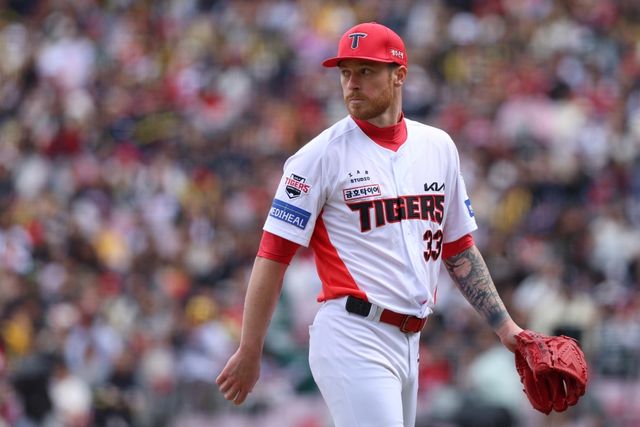 13일 오후 광주-KIA챔피언스필드에서 열린 '2025 신한 SOL Bank KBO리그' SSG 랜더스와 KIA 타이거즈의 경기, KIA가 11:5로 승리하면서 2연패 탈출에 성공했다. KIA 선발투수 아담 올러는 7이닝 2피안타 1사사구 4탈삼진 2실점을 기록했다. KIA 타이거즈