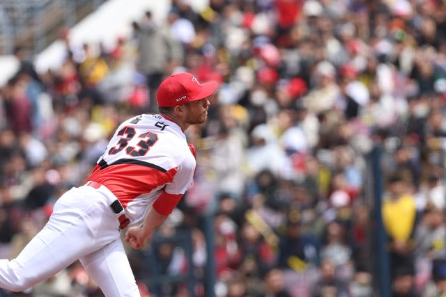 13일 오후 광주-KIA챔피언스필드에서 열린 '2025 신한 SOL Bank KBO리그' SSG 랜더스와 KIA 타이거즈의 경기, KIA가 11:5로 승리하면서 2연패 탈출에 성공했다. KIA 선발투수 아담 올러는 7이닝 2피안타 1사사구 4탈삼진 2실점을 기록했다. KIA 타이거즈