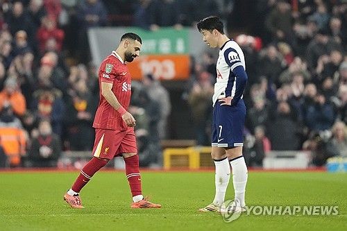 토트넘 홋스퍼 1군 팀만 긴 무관이 이어지고 있다. 아카데미 팀들은 같은 주말에 트로피를 2개나 들어올렸다.&nbsp;연합뉴스