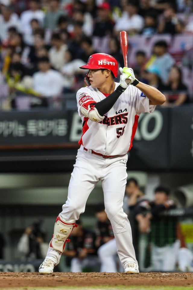 13일 오후 광주-KIA챔피언스필드에서 열리는 '2025 신한 SOL Bank KBO리그' SSG 랜더스와 KIA 타이거즈의 경기, 전날 1군 엔트리에 등록된 내야수 오선우가 2번 지명타자로 라인업에 이름을 올렸다. KIA 타이거즈