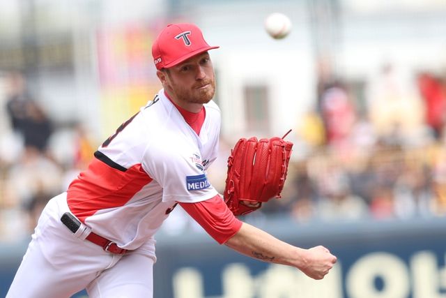 13일 오후 광주-KIA챔피언스필드에서 열린 '2025 신한 SOL Bank KBO리그' SSG 랜더스와 KIA 타이거즈의 경기, KIA가 11:5로 승리하면서 2연패 탈출에 성공했다. KIA 선발투수 아담 올러는 7이닝 2피안타 1사사구 4탈삼진 2실점을 기록했다. KIA 타이거즈