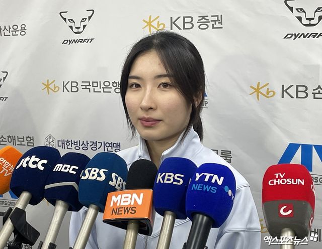 김길리가 13일 서울 양천구 목동아이스링크에서 2025-2026시즌 쇼트트랙 국가대표 2차 선발대회를 마친 뒤 인터뷰에 임하고 있다. 엑스포츠뉴스 목동, 최원영 기자