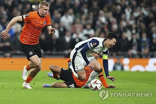 영국 매체 '풋볼런던'이 14일(한국시간) 다가오는 아인라흐트 프랑크푸르트(독일)와의 맞대결을 위해 손흥민이 필요하다고 전했다.&nbsp; 토트넘은 오는 18일 오전 4시 독일 프랑크푸르트에 있는 도이체 방크 파르크에서 프랑크푸르트와 2024-2025시즌 유럽축구연맹(UEFA) 유로파리그 8강 2차전을 치른다.&nbsp;연합뉴스