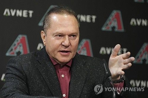 미국 메이저리그를 대표하는 슈퍼 에이전트 스캇 보라스가 지난 2017년 오타니 쇼헤이의 대리인이 되기 위해 다섯 차례나 일본을 방문했던 사실이 미국 언론 보도를 통해 알려졌다. 사진 연합뉴스