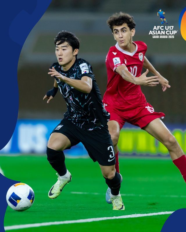 백기태 감독이 이끄는 대한민국 U-17 축구 대표팀이 15일(한국시간) 사우디아라비아 제다에 있는 프린스 압둘라 알 파이살 스타디움에서 열린 타지키스탄과의 2025 아시아축구연맹(AFC) U-17 아시안컵 8강 맞대결에서 2-2로 비긴 뒤 승부차기에서 이겼다.&nbsp;AFC