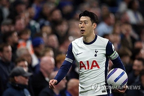 영국 매체 '풋볼런던'이 14일(한국시간) 다가오는 아인라흐트 프랑크푸르트(독일)와의 맞대결을 위해 손흥민이 필요하다고 전했다.&nbsp; 토트넘은 오는 18일 오전 4시 독일 프랑크푸르트에 있는 도이체 방크 파르크에서 프랑크푸르트와 2024-2025시즌 유럽축구연맹(UEFA) 유로파리그 8강 2차전을 치른다.&nbsp;연합뉴스