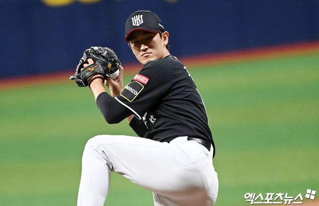 15일 오후 광주-KIA챔피언스필드에서 열린 '2025 신한 SOL Bank KBO리그' KT 위즈와 KIA 타이거즈의 경기, KIA가 KT를 1:0으로 제압하고 2연승을 달렸다. 고영표는 6이닝 3피안타 3사사구 11탈삼진 무실점을 기록했다. 엑스포츠뉴스 DB