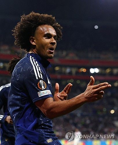 영국 BBC가 16일(한국시간) 맨유 공격수 지르크지가 햄스트링 부상으로 긴 시간 이탈해 시즌 아웃될 수 있다고 보도했다.&nbsp;연합뉴스