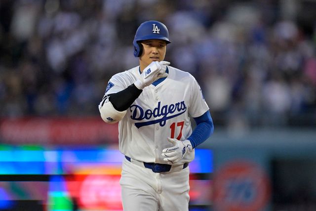 다저스 투타 겸업 스타 오타니는 17일(한국시간) 다저스타디움에서 열린 '2025 메이저리그' 콜로라도전에서 1번 지명타자로 선발 출전했다. 홈런포를 포함해 멀티히트, 2타점으로 활약해 라인업에 활력을 불어넣었다. 연합뉴스 REUTERS