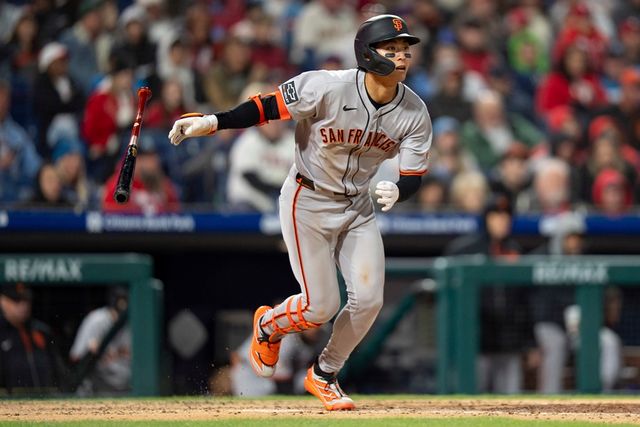 샌프란시스코 외야수 이정후는 17일(한국시간) 시티즌스 뱅크 파크에서 열린 '2025 메이저리그' 필라델피아 필리스전에서 3번타자 중견수로 선발 출전했다. 상대 에이스 놀라 상대 2루타를 포함해 멀티히트를 기록했다. 이날 2루타로 메이저리그 전체 2루타 1위 자리를 굳건히 지켰다. 연합뉴스