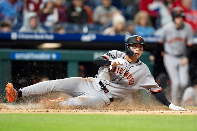 샌프란시스코 외야수 이정후는 17일(한국시간) 시티즌스 뱅크 파크에서 진행 중인 '2025 메이저리그' 필라델피아 필리스전에서 3번타자 중견수로 선발 출전했다. 상대 에이스 놀라에게 2루타를 쳐내며 메이저리그 전체 2루타 1위 기록을 이어가고 있다. 연합뉴스 AP