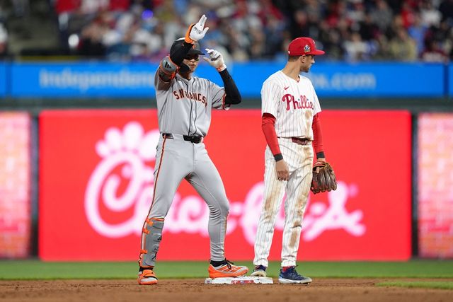 샌프란시스코 외야수 이정후는 17일(한국시간) 시티즌스 뱅크 파크에서 열린 '2025 메이저리그' 필라델피아 필리스전에서 3번타자 중견수로 선발 출전했다. 상대 에이스 놀라 상대 2루타를 포함해 멀티히트를 기록했다. 이날 2루타로 메이저리그 전체 2루타 1위 자리를 굳건히 지켰다. 연합뉴스 REUTERS