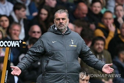 안지 포스테코글루 감독이 토트넘 홋스퍼를 4강으로 끌어 올리며 새로운 역사를 썼다. 토트넘이 18일(한국시간) 독일 프랑크푸르트에 있는 도이체 방크 파르크에서 열린 아인라흐트 프랑크푸르트와의 2024-2025시즌 유럽축구연맹(UEFA) 유로파리그 8강 2차전에서 도미닉 솔란케의 골로 1-0으로 승리했다.연합뉴스