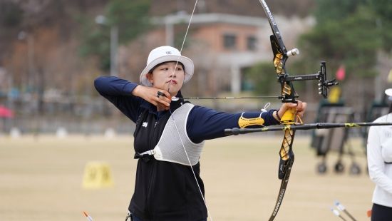 18일 원주양궁장에서 진행된 2025 양궁 국가대표 최종 2차 평가전을 통해 올 시즌 대한민국 양궁을 대표할 리커브∙컴파운드 국가대표가 선발됐다. 대한양궁협회 제공