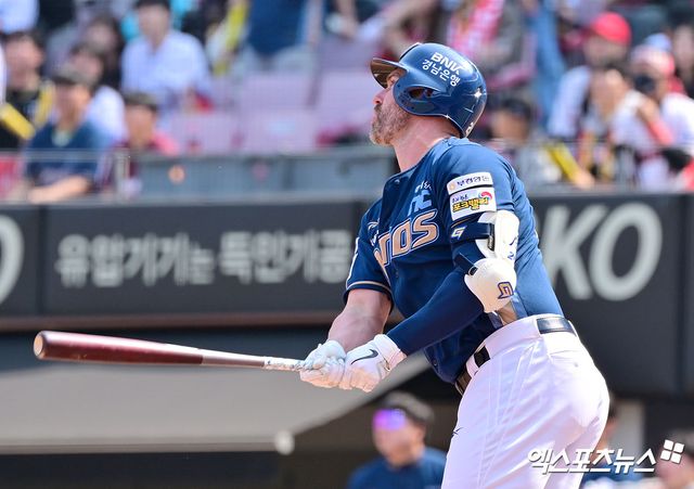 NC 내야수 데이비슨은 18일 대전한화생명볼파크에서 열릴 '2025 신한 SOL Bank KBO 리그' 한화와 시즌 첫 번째 맞대결에서 결장한다. 허리 담 증세로 호텔에서 휴식할 예정이다. 엑스포츠뉴스 DB